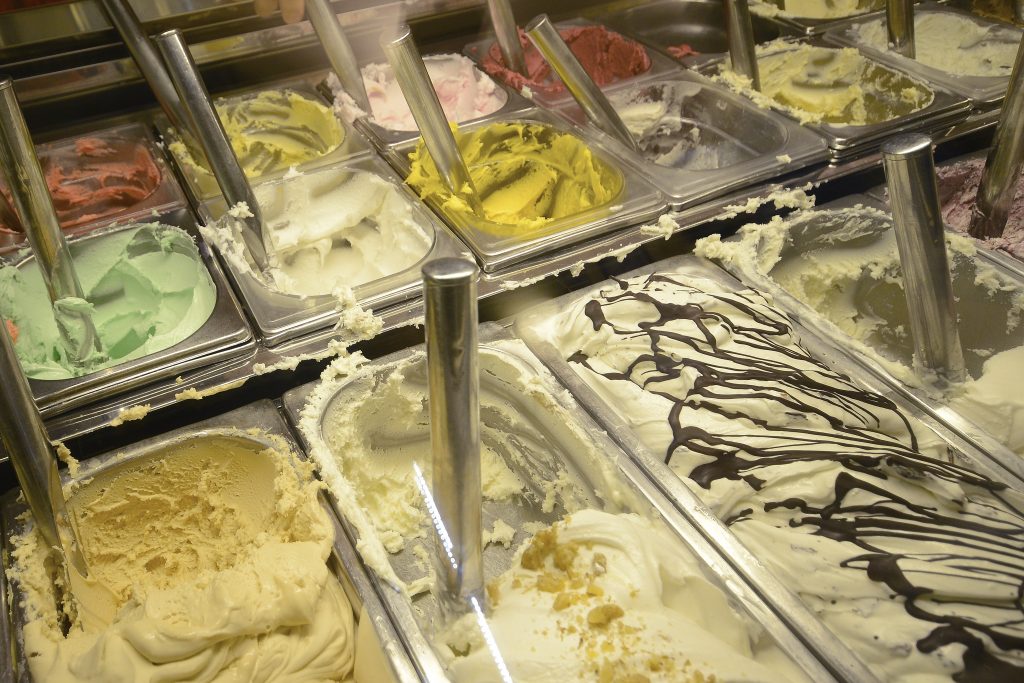 The first inventor of the gelato was Bernardo Buontalenti, Medici court's architect. 